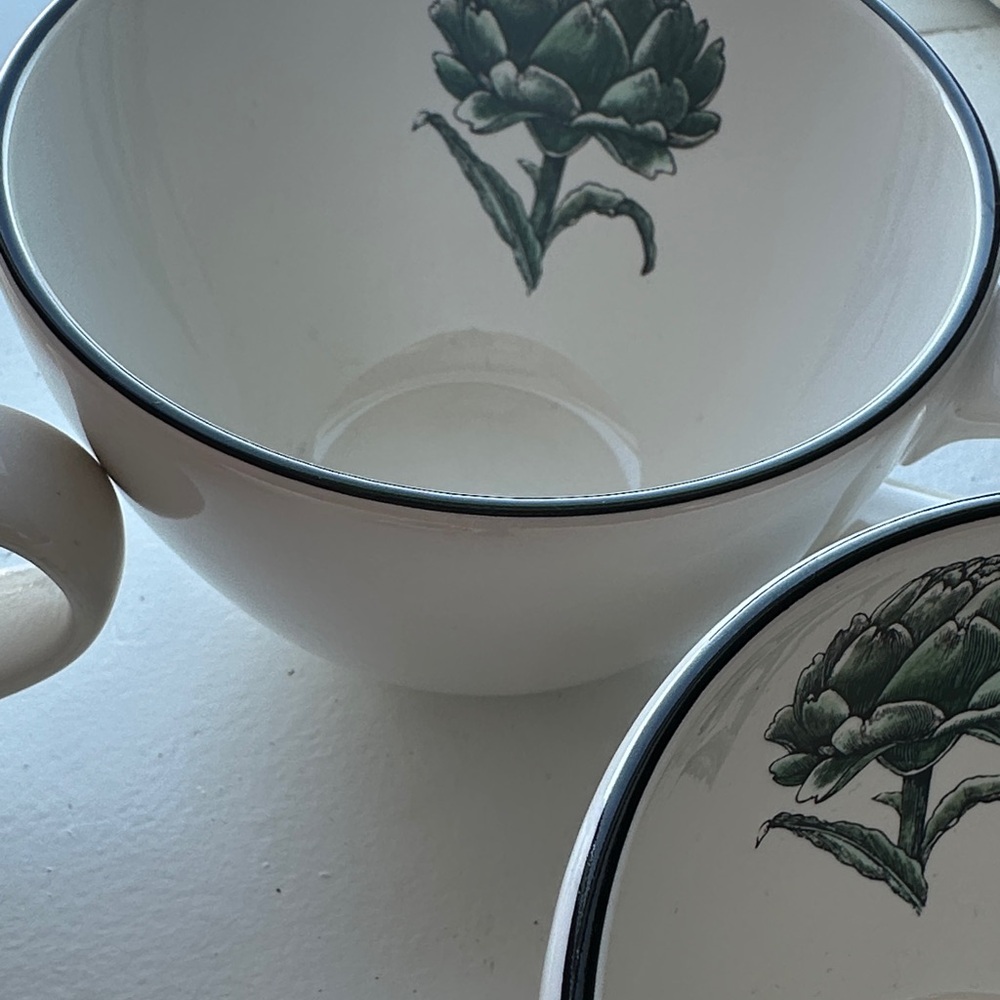 Pfaltzgraff White Mugs with Green Artichoke Flower Design - Picture 10 of 10